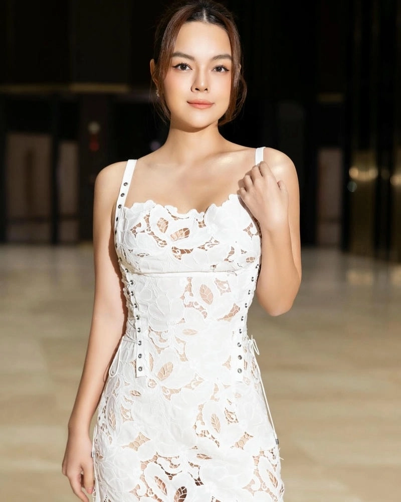 Xem nhanh Phạm Quỳnh Anh album mới nhất
