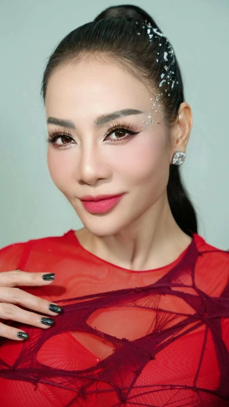 Thu Minh phong cách đỉnh cao cuốn hút