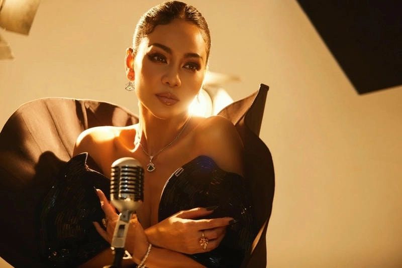 Nhạc sôi động từ Bay Thu Minh Remix