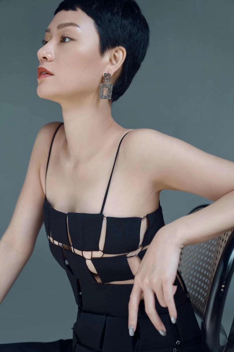 Trà My Idol let me feel your love tonight lyrics đầy mê hoặc