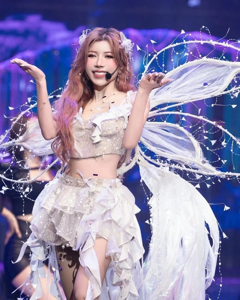 Lời bài hát Barbie Trang Pháp lyrics nổi bật