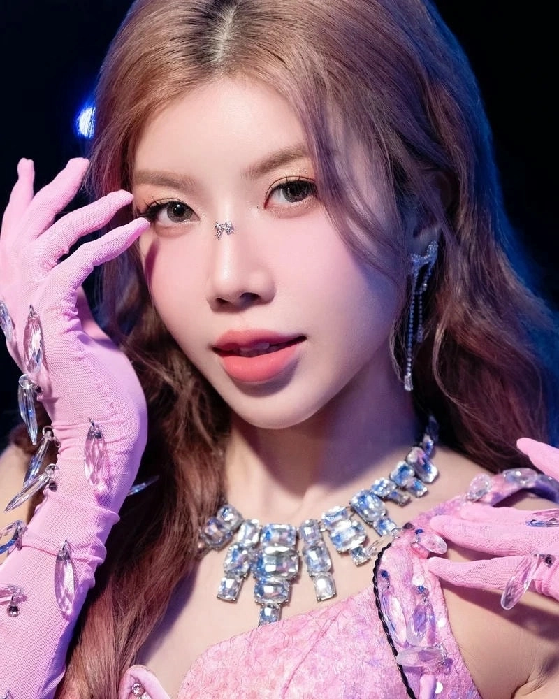 Khoảnh khắc cảm động Chị ngã em nâng Trang Pháp