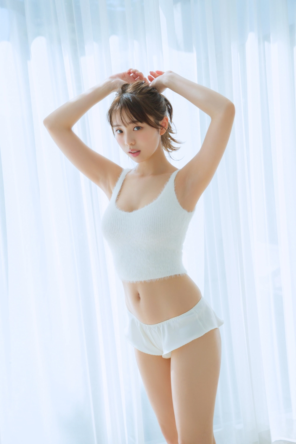 Hina Kikuchi khẳng định sức hút nóng bỏng qua từng khung hình