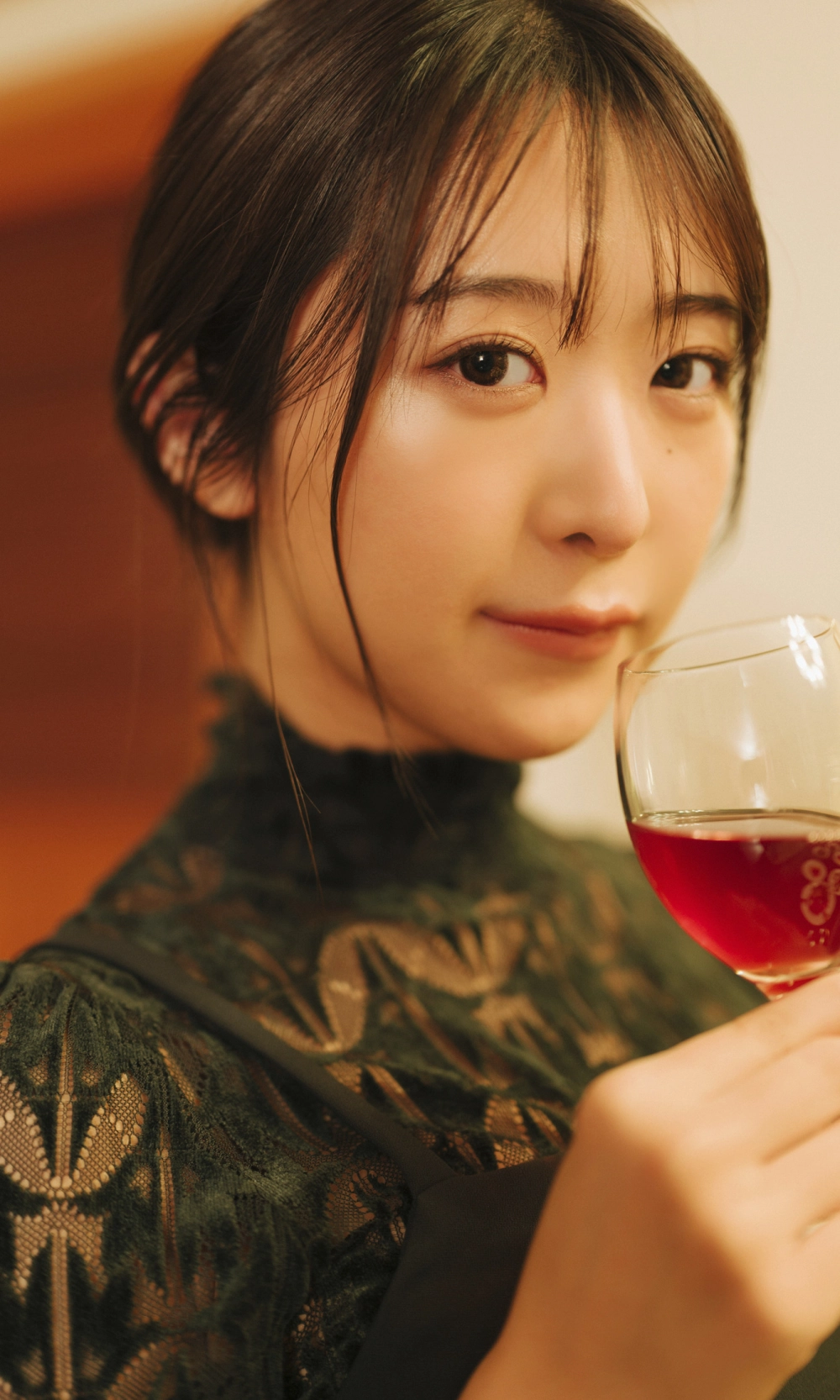 Kaoru Mashima tỏa sáng với phong cách sexy đầy táo bạo