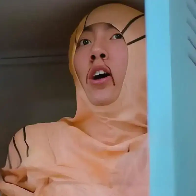 Meme xịt máu mũi Meme phụt máu mũi siêu