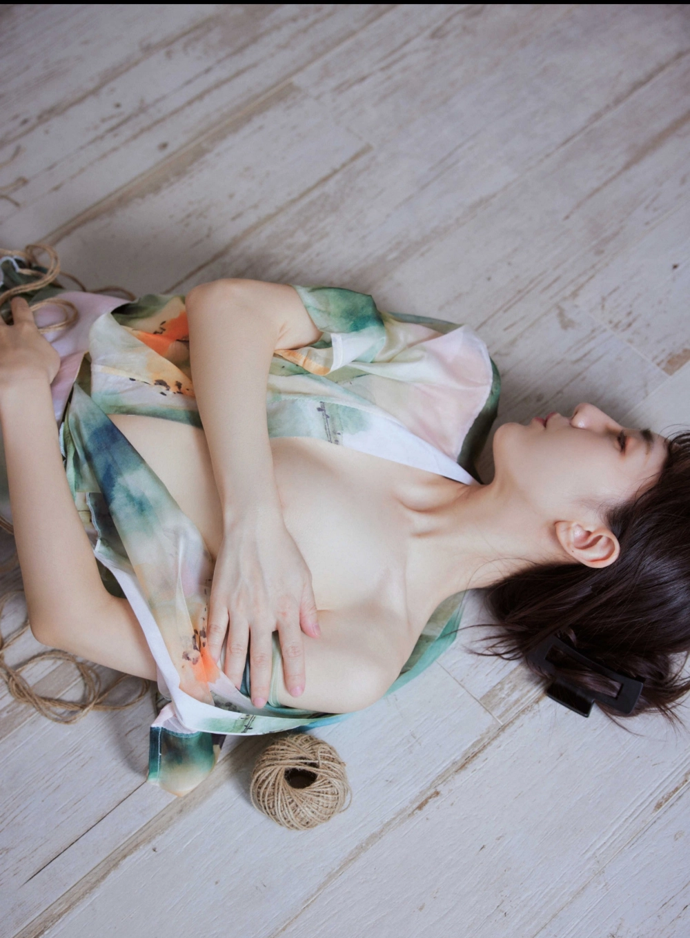 Ray tự tin khoe vẻ đẹp nóng bỏng khó cưỡng