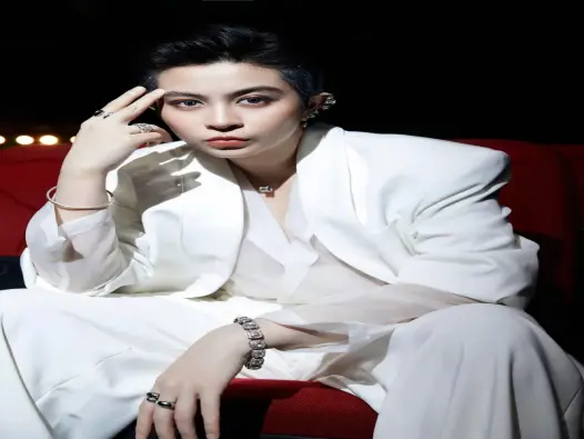 Ảnh Gil Lê phong cách thời trang cá tính hot nhất