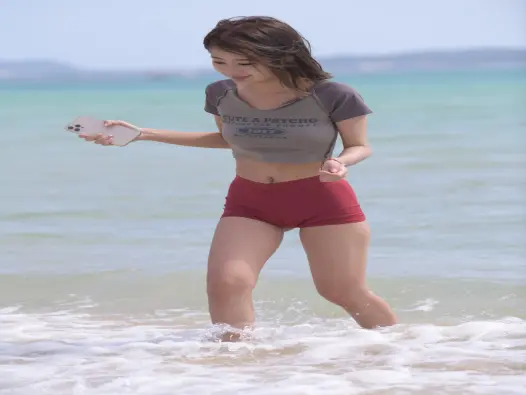 Anonymous khoe dáng gợi cảm khiến tim người xem loạn nhịp