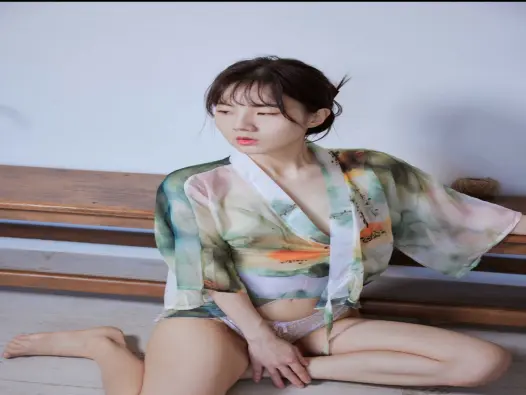 Vẻ đẹp Ray sexy khiến trái tim người hâm mộ rung động