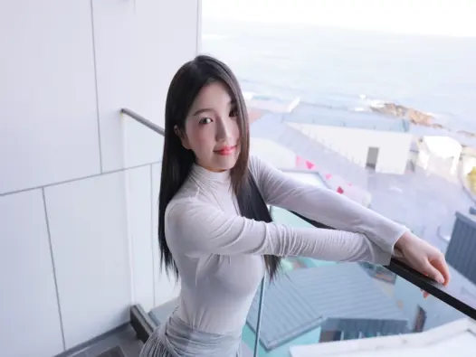 YOONVELY sexy chinh phục ánh nhìn với vẻ đẹp nóng bỏng