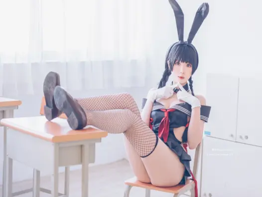 Ảnh sex khoe vú thần thái quyến rũ đôi mắt sâu hút hồn