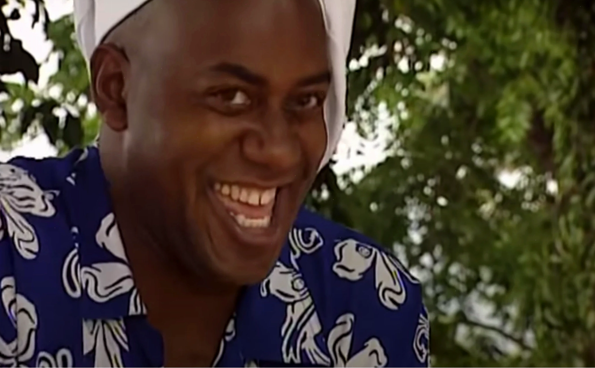 Ainsley Harriott trong video hướng dẫn nấu ăn gốc tạo nên meme Hehe boi