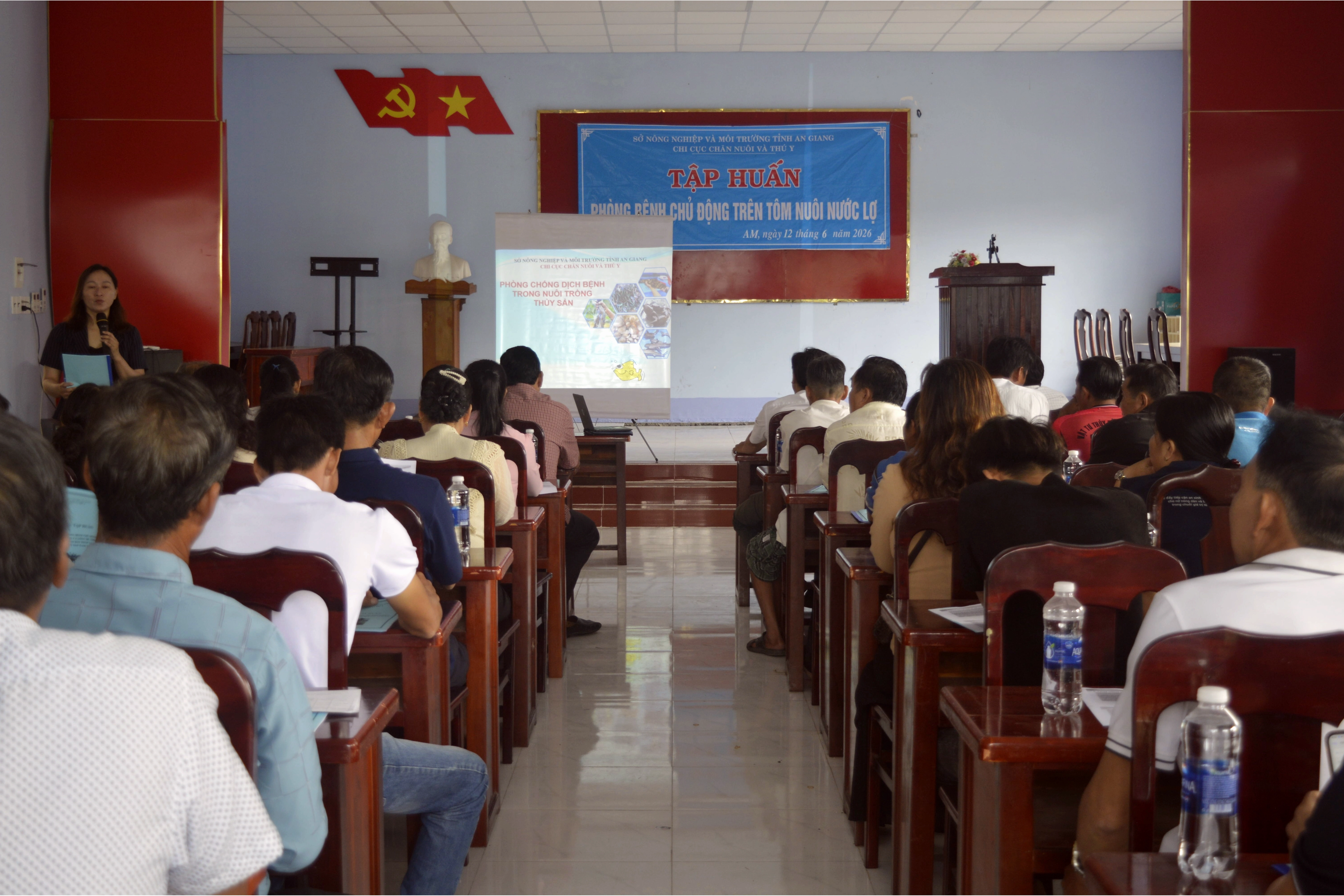 An Minh phối hợp tổ chức tập huấn phòng bệnh trên tôm nuôi và tuyên truyền pháp luật thủy sản