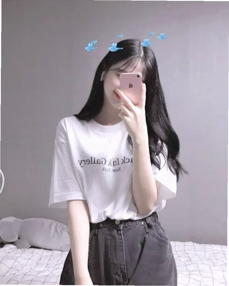 Avatar gái xinh che mặt bằng điện thoại cute, biểu cảm thân thiện