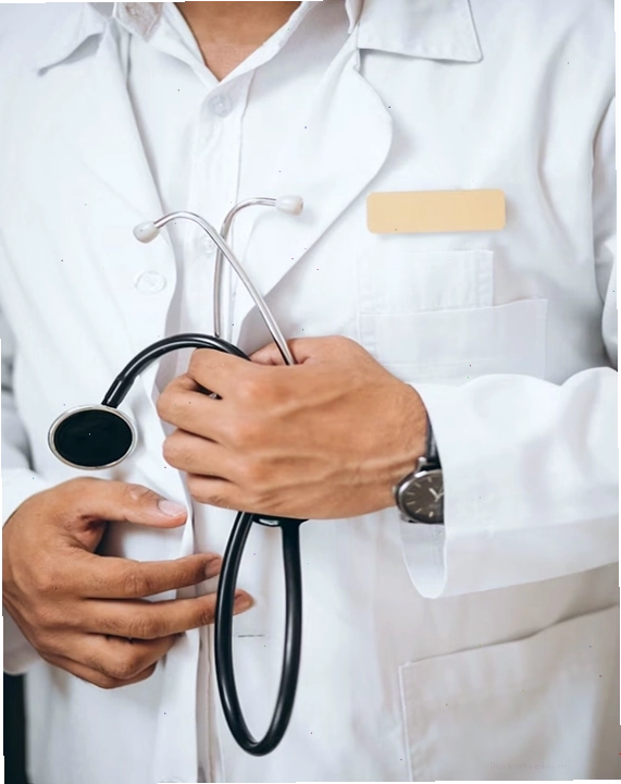 Bác sĩ tư vấn và lựa chọn dịch vụ khám chữa bệnh lao phổi