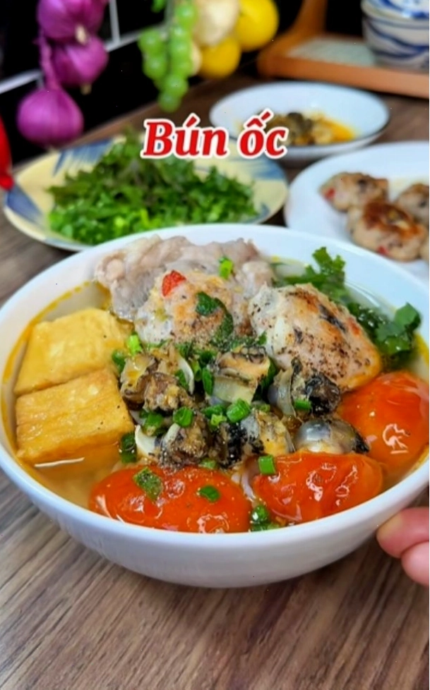 Bún ốc là món ăn dân dã phổ biến