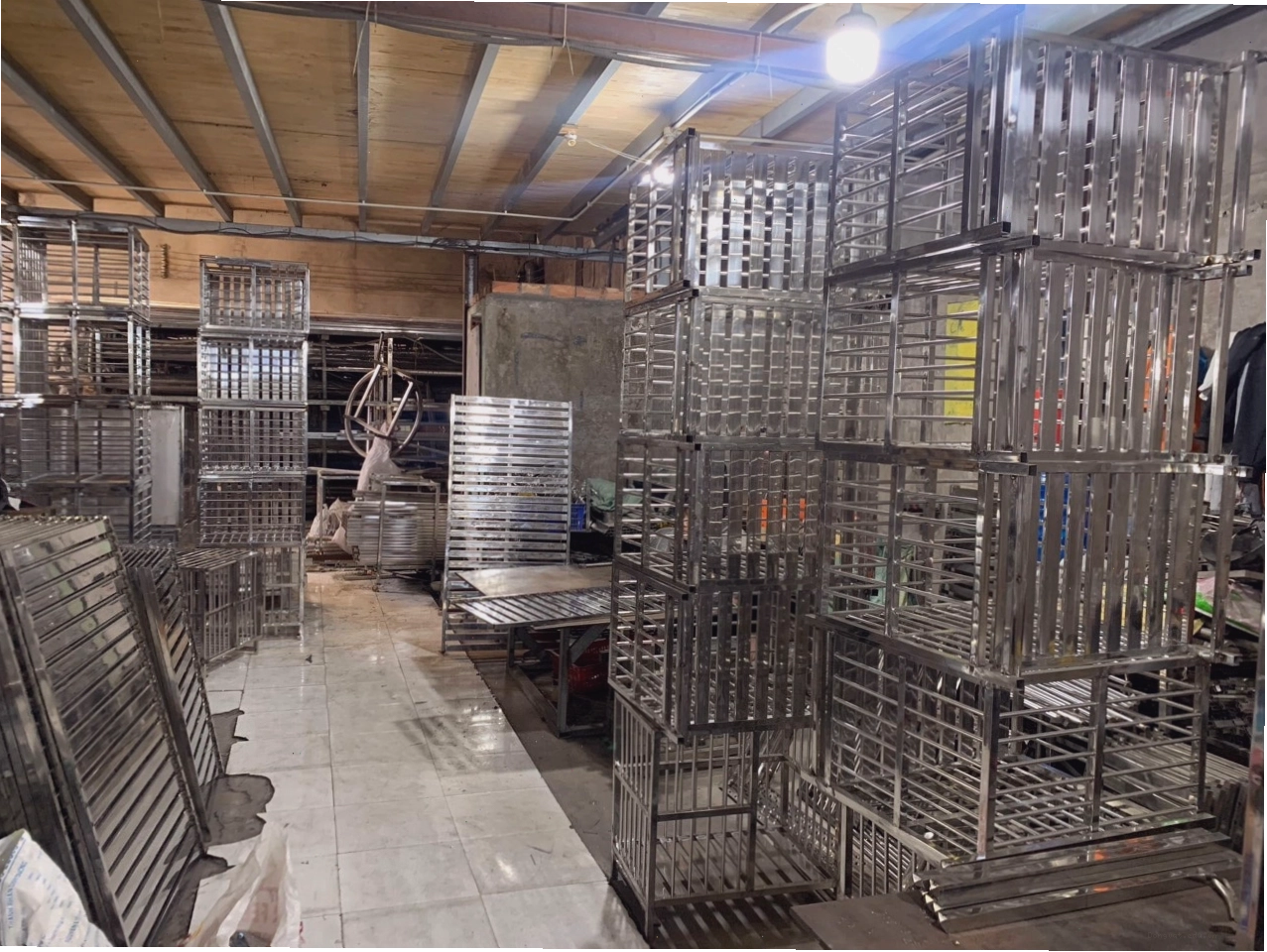 Chuồng chó inox lớn, chắc chắn