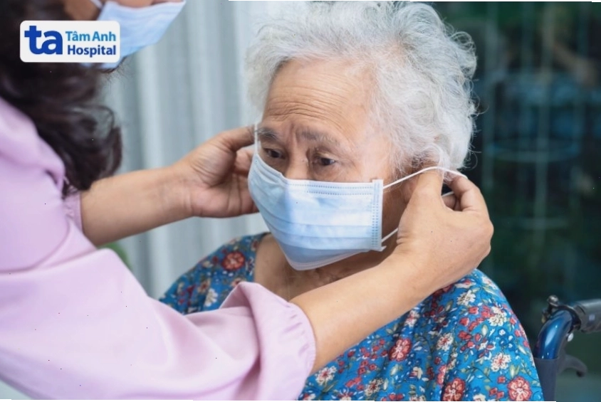 Đeo khẩu trang để hạn chế lây lan bệnh lao phổi