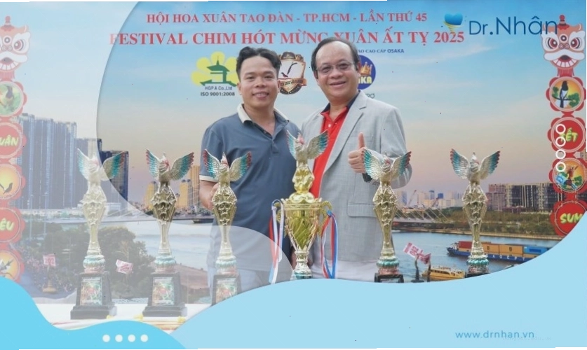 Hội thi chim màu tại Công viên Tao Đàn, TPHCM