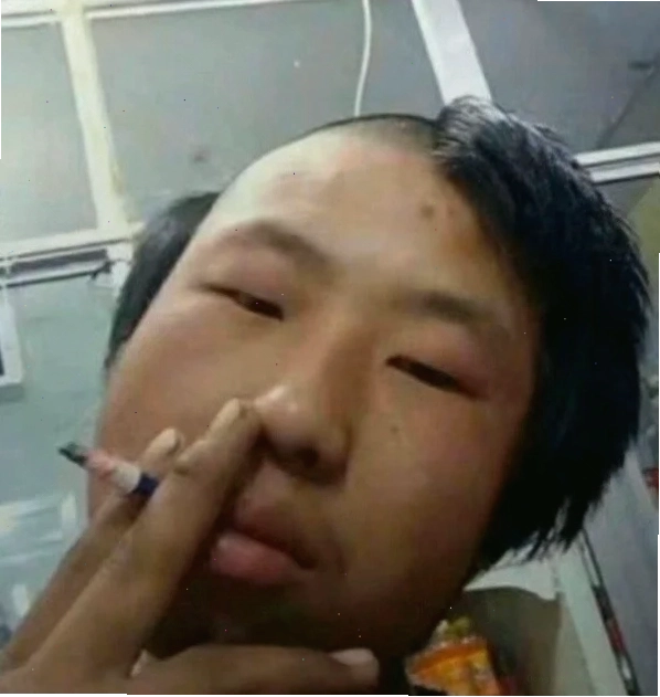 Meme hút thuốc 1