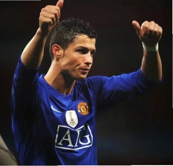 Meme Ronaldo ăn mừng bàn thắng