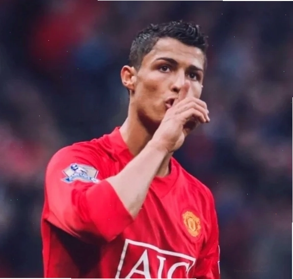 Meme Ronaldo với biểu cảm tự tin