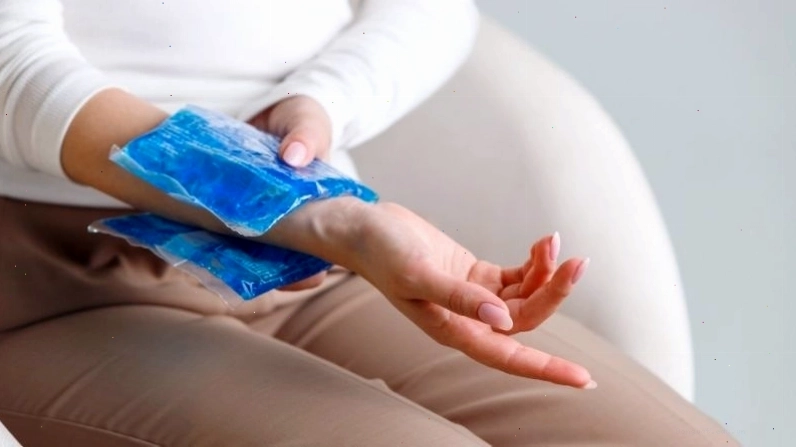Sơ cứu vết ong đốt bằng cách chườm lạnh