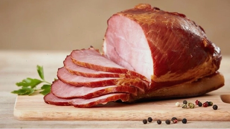 Thịt lợn muối xông khói cần tránh khi bị gút