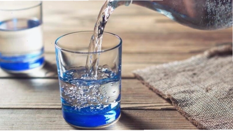 Uống đủ nước giúp giảm nguy cơ bùng phát bệnh gút