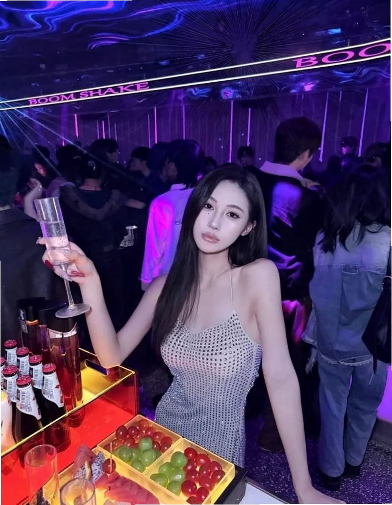 gái phố sexy đi bar club